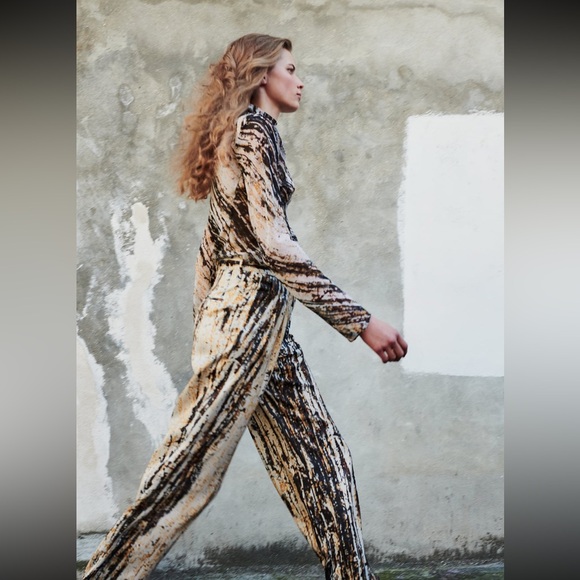 Zara Tops - NWOT-Zara Sheer Print Blouse with zipper closure